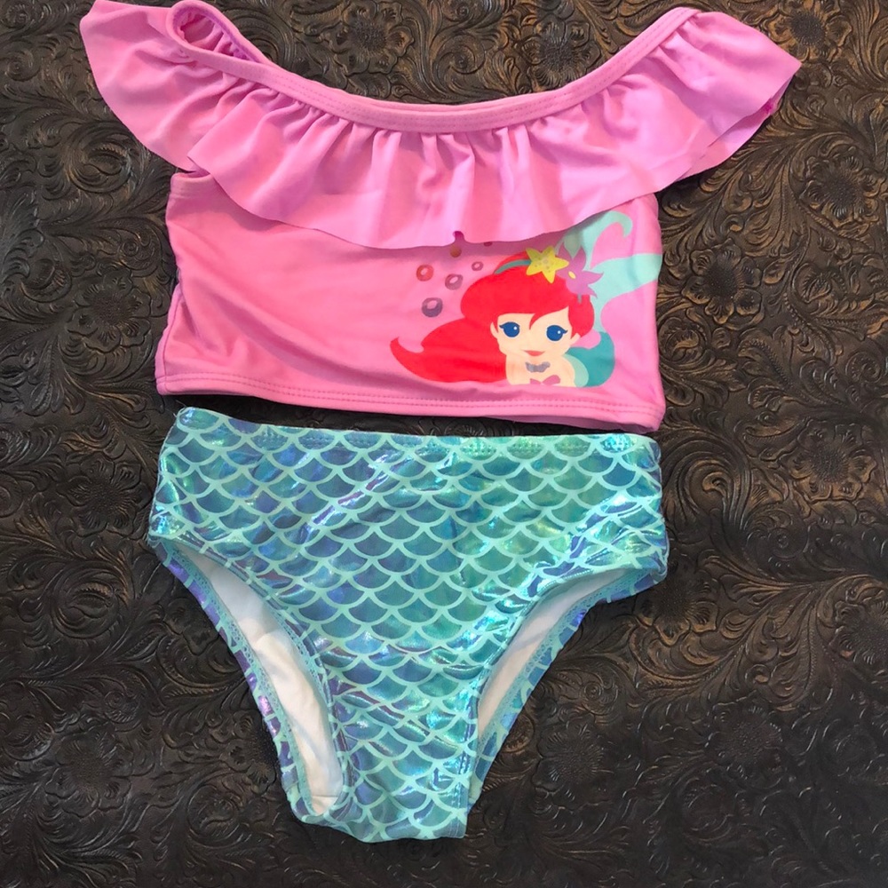 Super chic baby swimsuit!